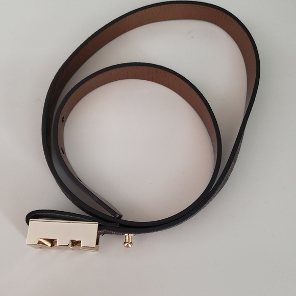 Michael Kors Signature Logo Belt - Picture 5 of 6